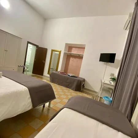 Гостевой дом Casapartenope 339 4*