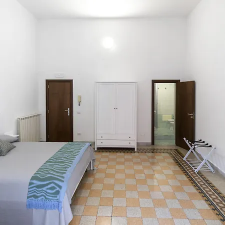 Casapartenope 339 Pensjonat 4*